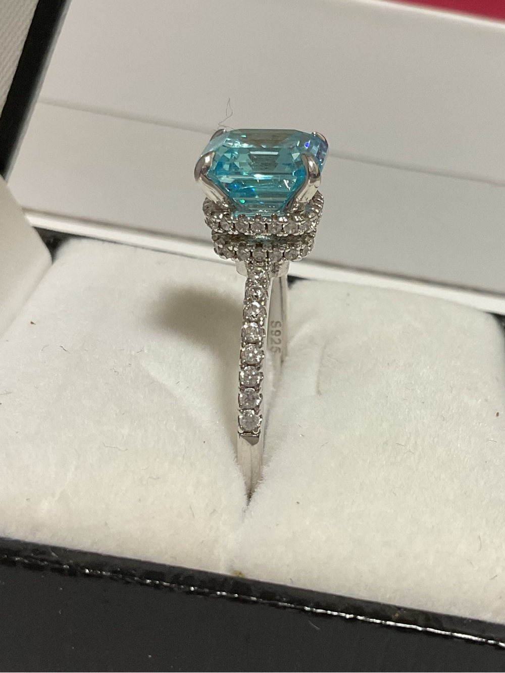 Elegant Sterling Silver S925 Blue Stone Statement Ring size 8 - Picture 4 of 7